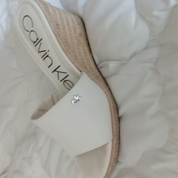 Calvin Klein white leather wedges 🐚 - Picture 5 of 7